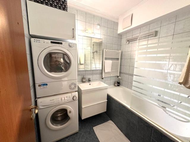 Peony Kaldy Apartman Free Garage Under The House Budapest Exterior photo